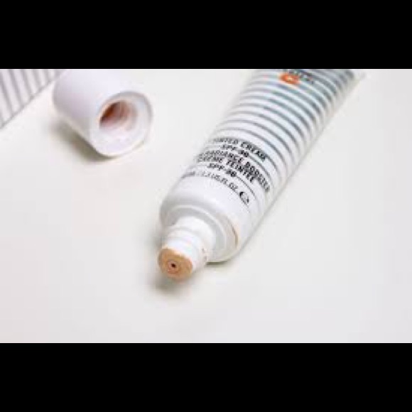 MAC EXTRA LIGHT RARE Lightful C Tinted Cream NWT - Picture 4 of 6